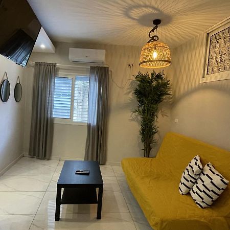 Rothschild 79 Hotel Petach Tikva Екстериор снимка