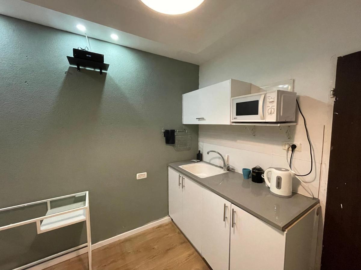 Rothschild 79 Hotel Petach Tikva Екстериор снимка