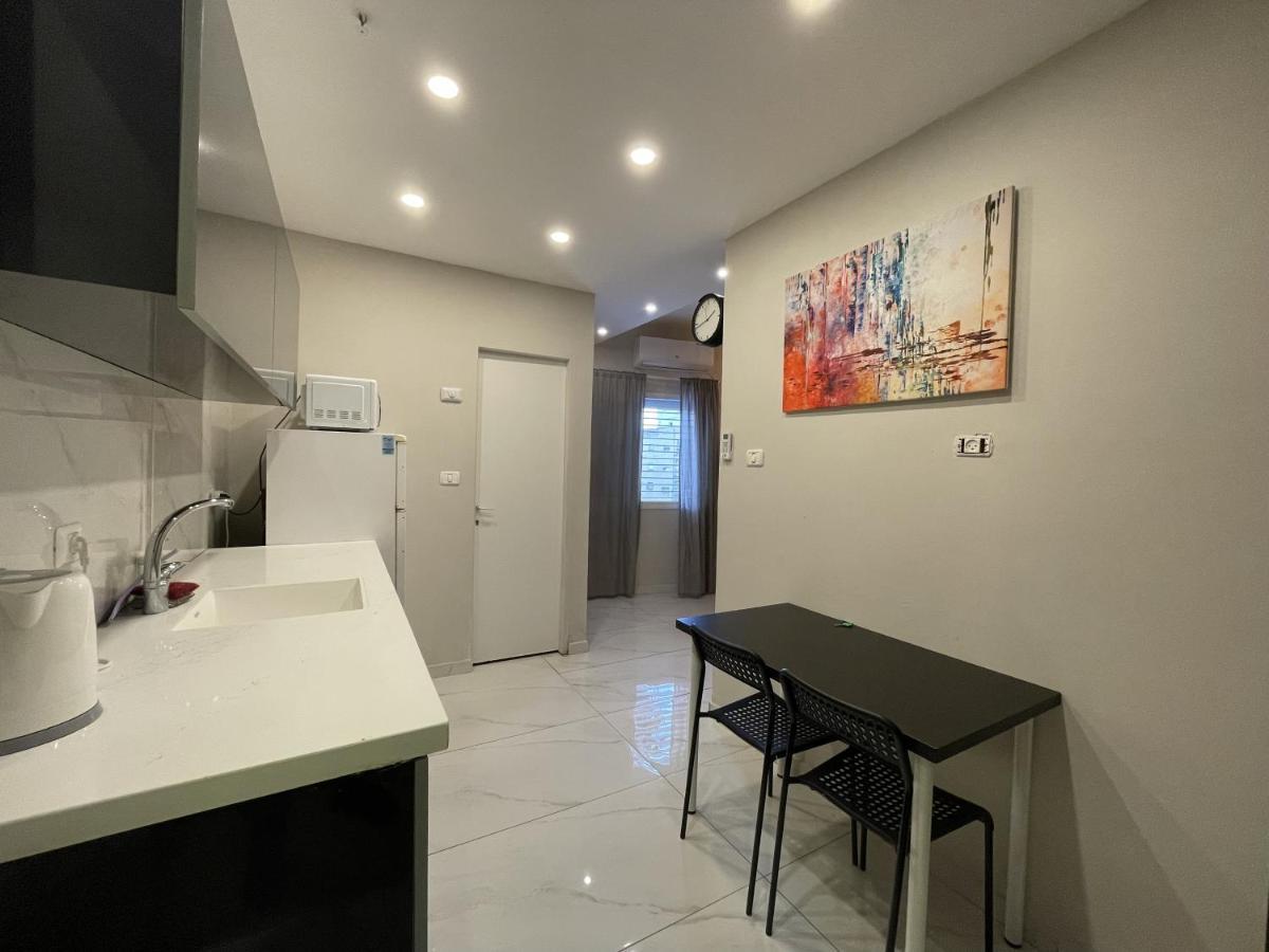 Rothschild 79 Hotel Petach Tikva Екстериор снимка